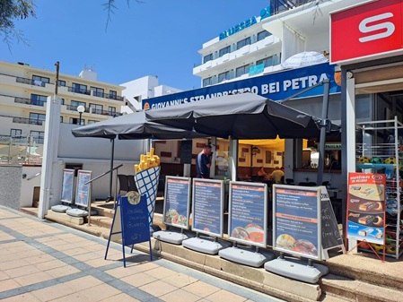 Bei Petra Bistroeingang